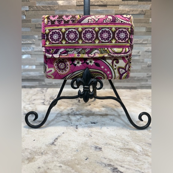 Vera Bradley Very Berry Paisley wallet - Picture 1 of 7